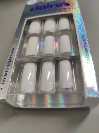 New 24 False Vegan Nails from Claire’s Matte White Included Gel-like