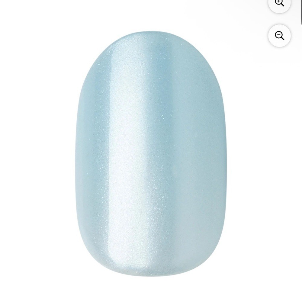 KISS imPRESS Holiday Press on Nails, Frosty Tale, Blue, Short Oval, 30 Count