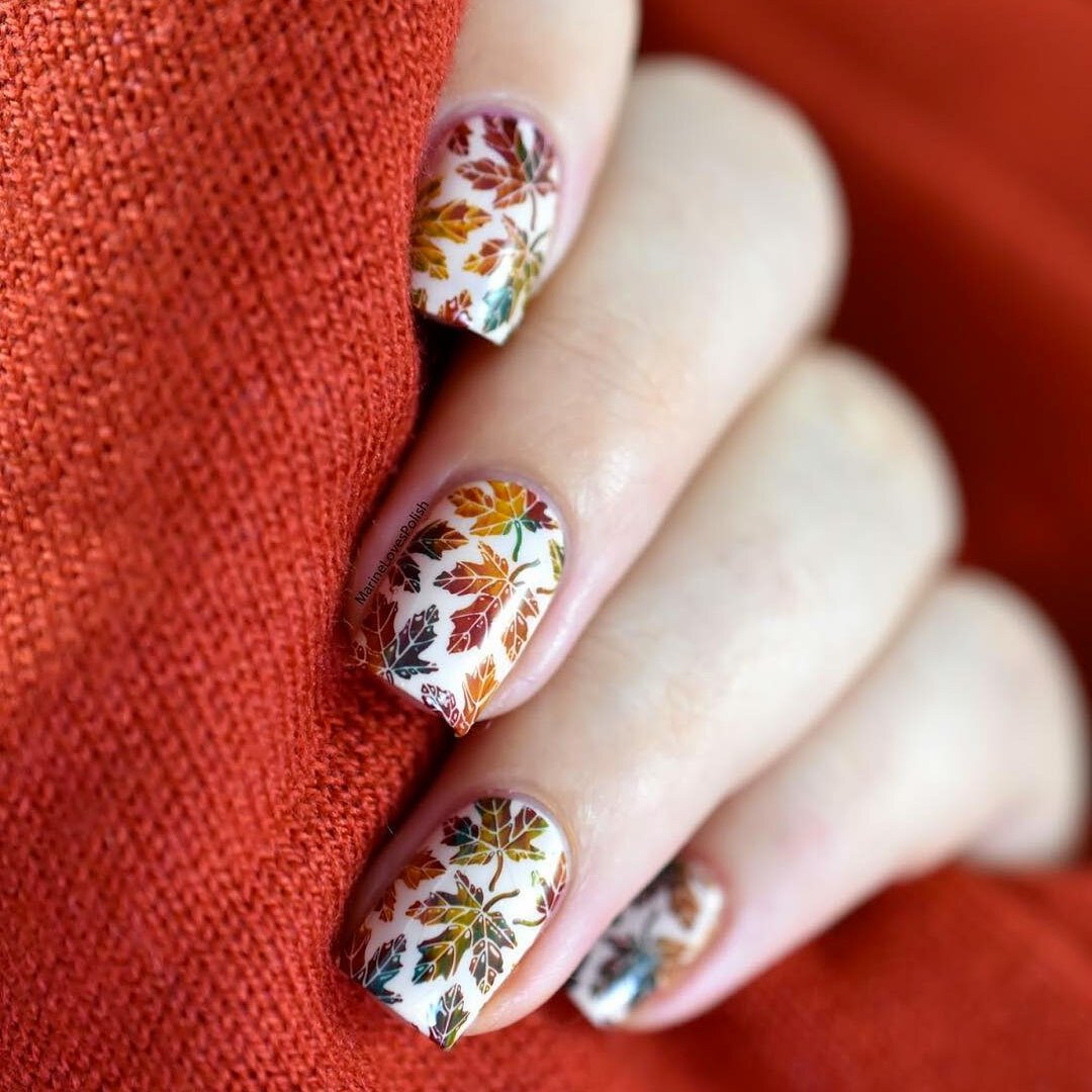B021 Autumn Tales Stamping Plate For Stamped Nail Art Design