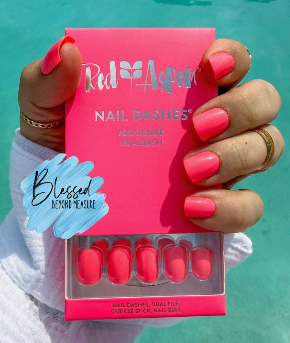 Red Aspen Press On Nails~~Crushing on Camilla~Short~Pink~Square~Dashes