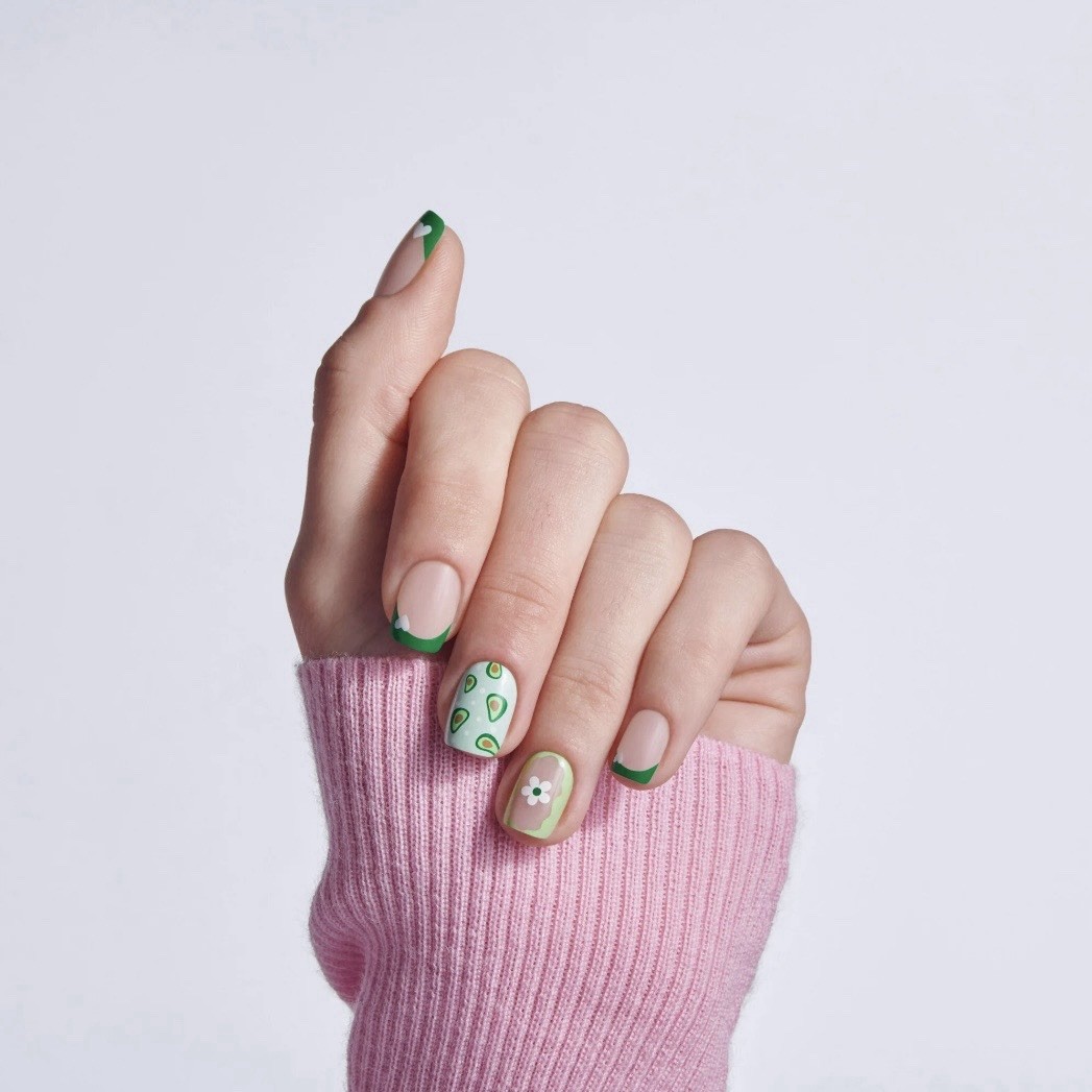 Broadway KISS Dazzling Muse Avocado Green Short Squoval Press On Nails, 28 PCs