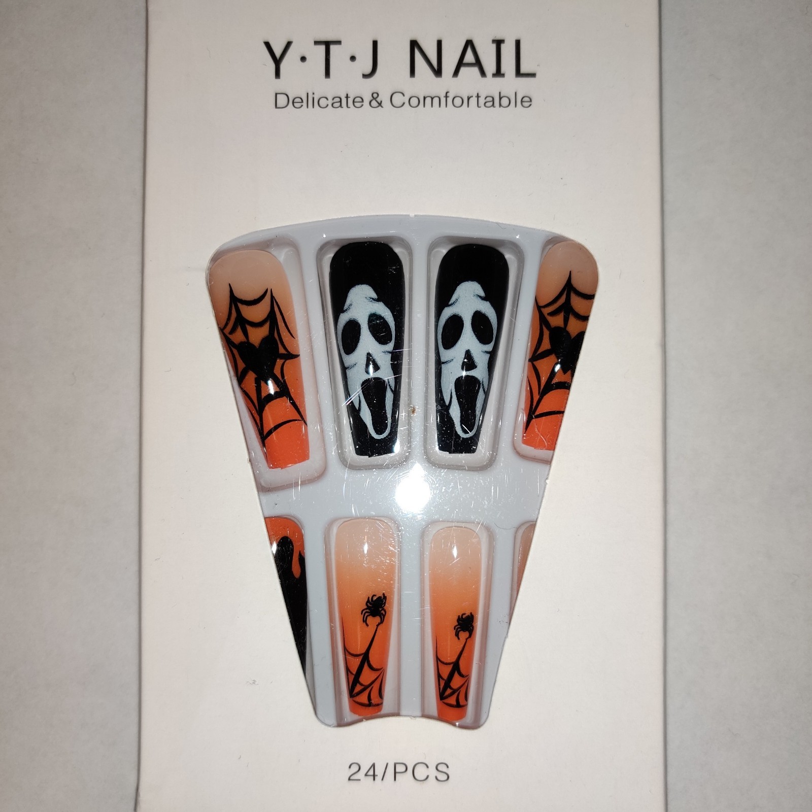 Ghost Face 4 Pair Set 24 Piece Press On Nails Halloween New In Box