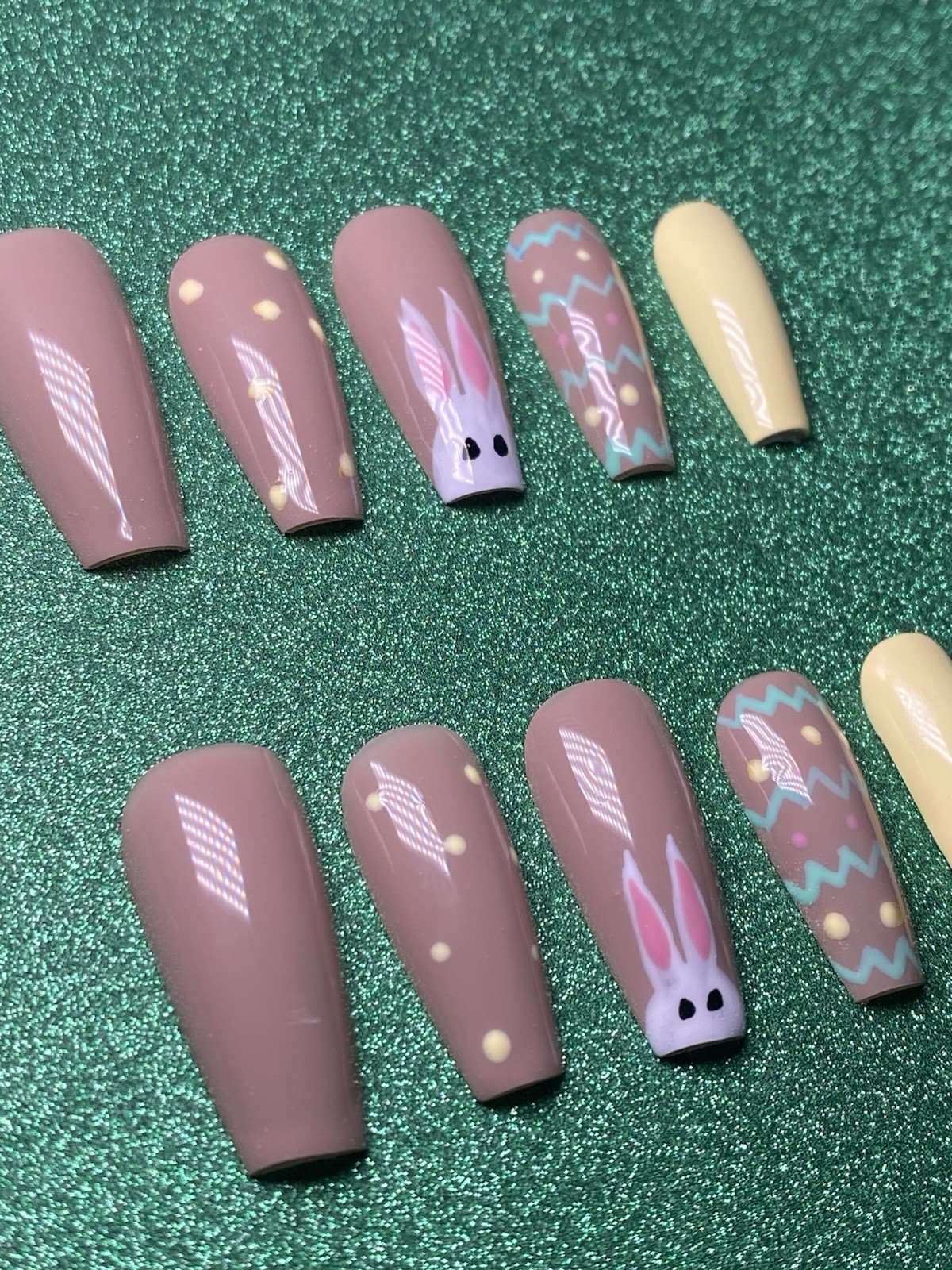 Medium Coffin Press-On Nails Easter Bunny Pastel Shiny Set