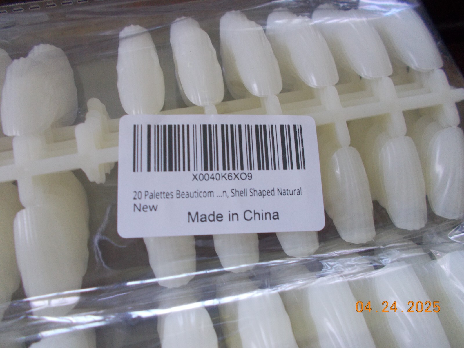 New in Package 480 Pieces Shell Shaped Artificial Nail Tips