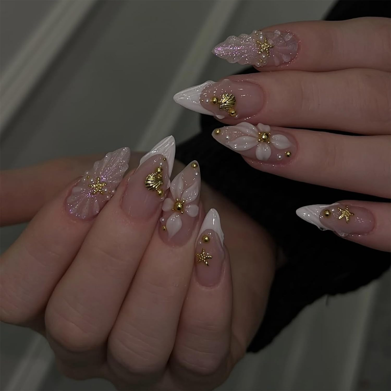 24Pcs White French Tip Press on Nails Medium Almond Fake Nails with 3D Floral Go