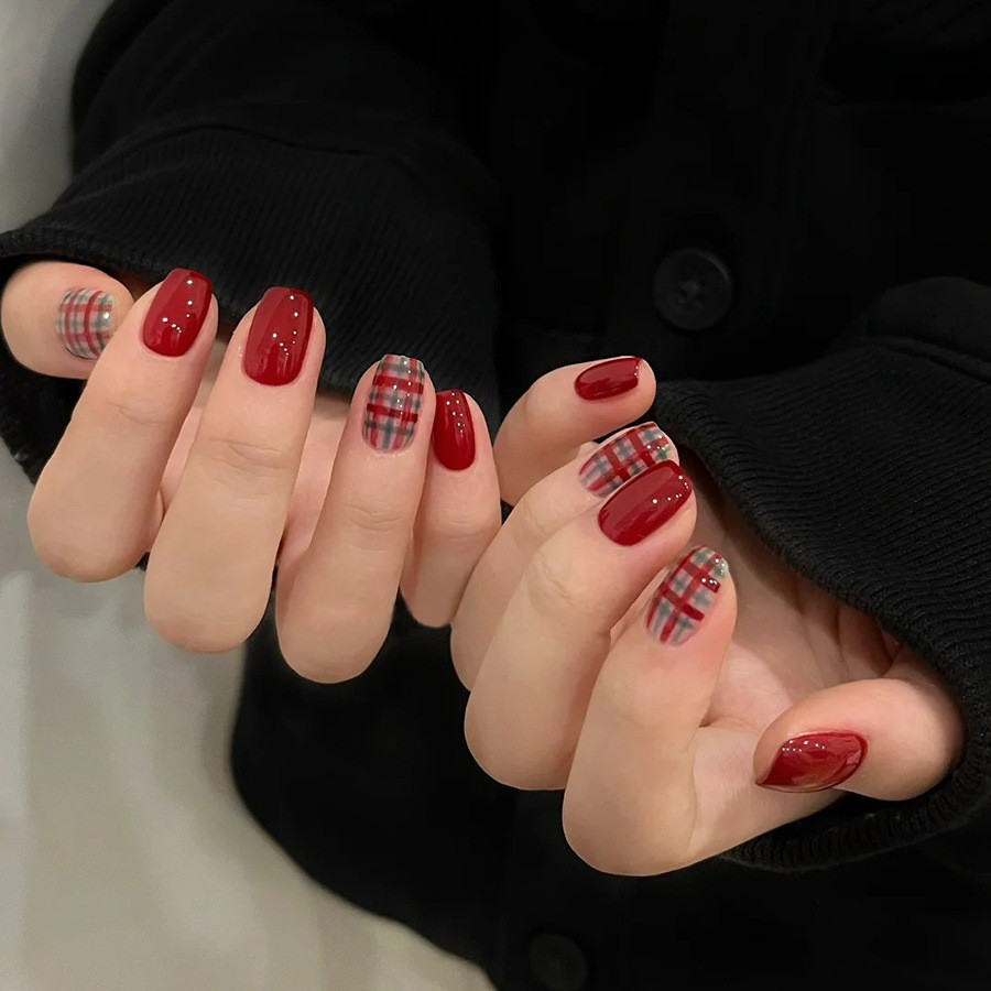 48 Pcs Red Plaid Press on Nails, Short Square Glossy Autumn Fake Nails