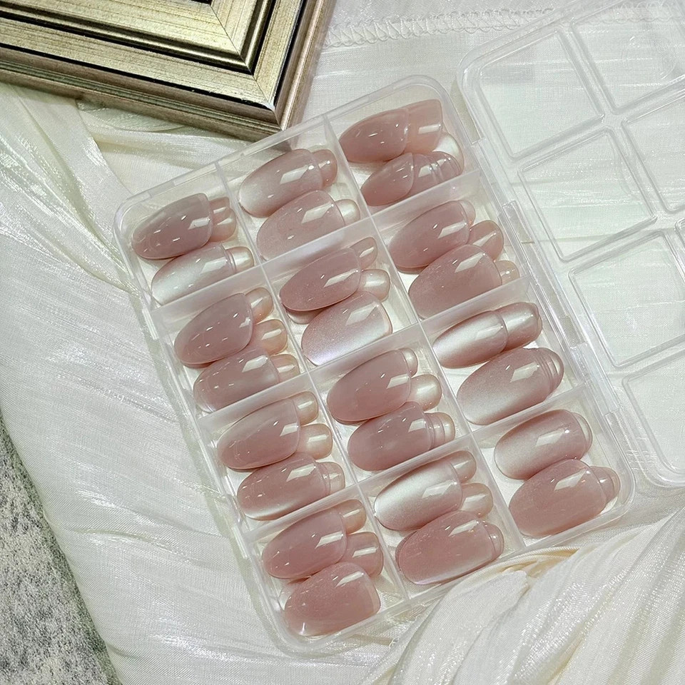 Glossy Short Round Press On Nails 144Pcs Nude Pink Cat Eye Detachable Fake Nails