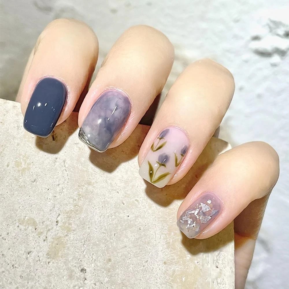 S.A.V.I 24 PCs – Blue Floral Press-On Nails, Short Fake Nail Set, Easy Manicure,