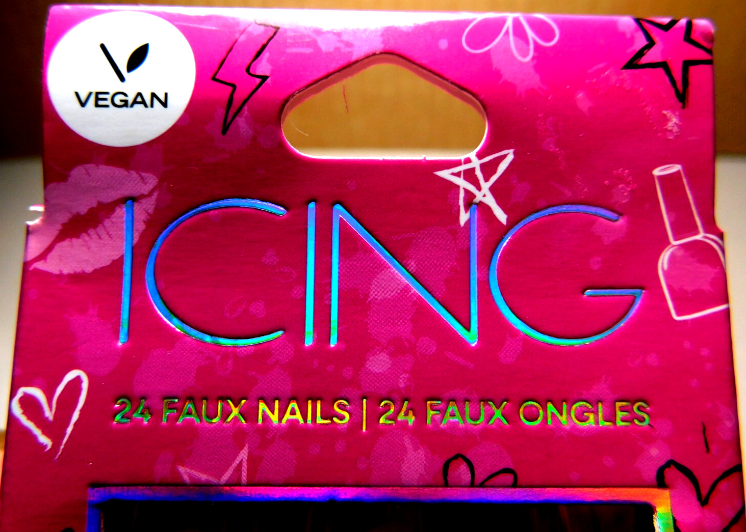 CBI Distributing Corp~Icing 24 Faux Nails Vegan BH.AN Pink & White Hearts&Flames