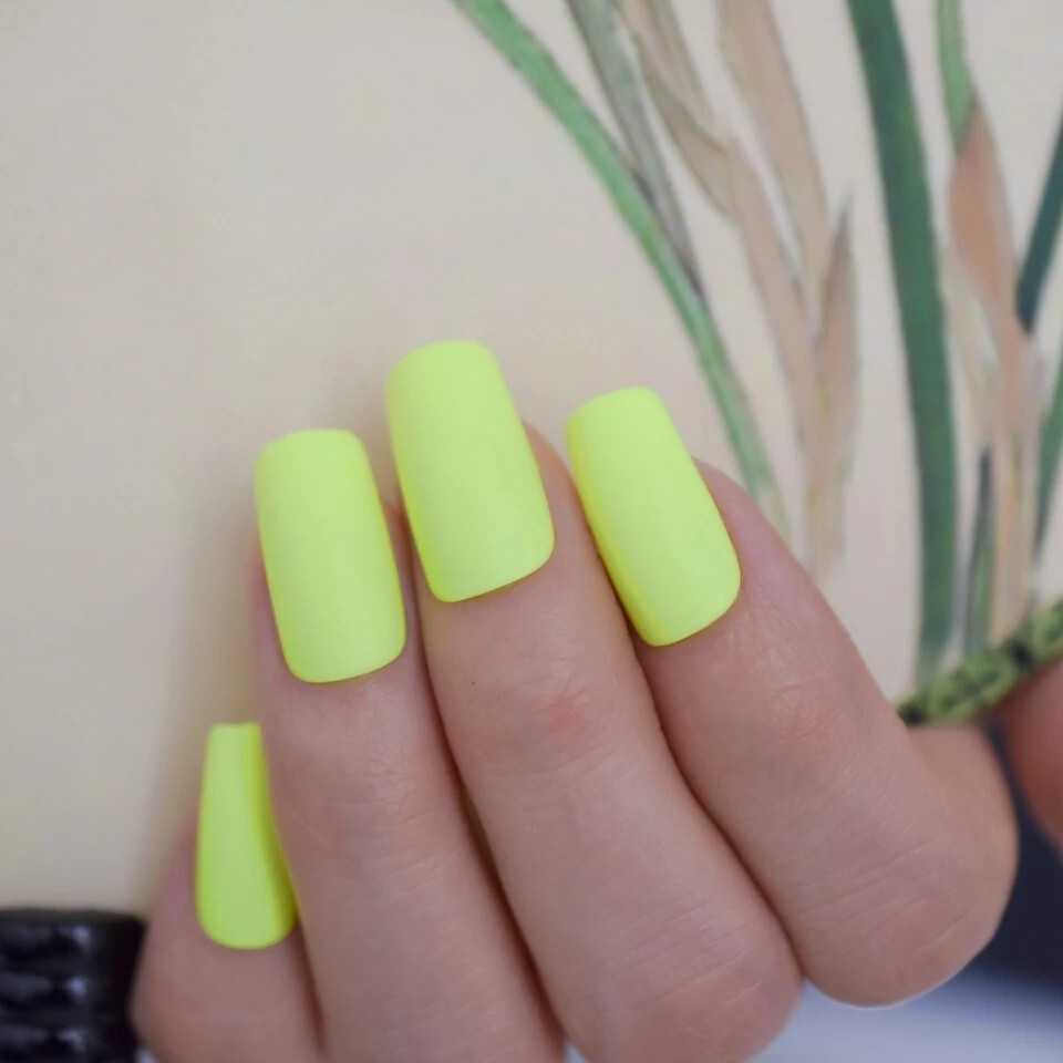 24 Medium Press on nails kit w glue Matte neon yellow green square y2k