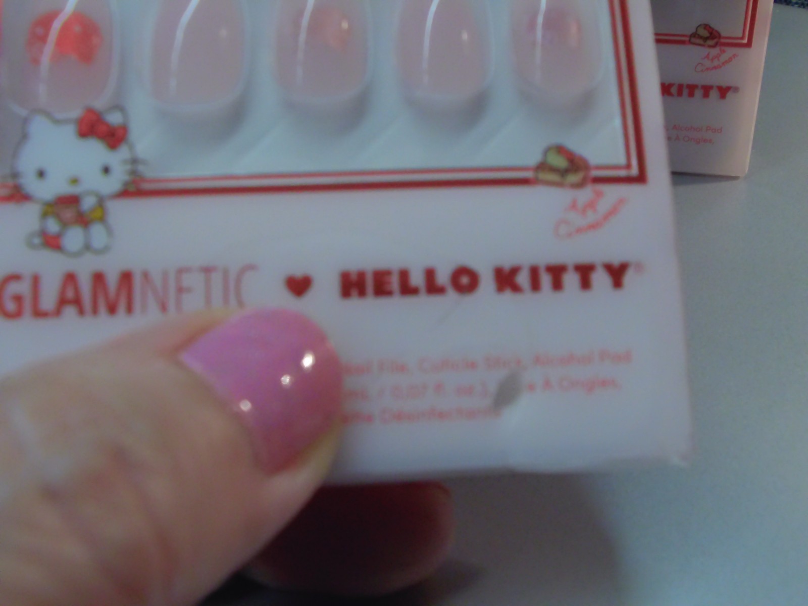 Glamnetic HELLO KITTY Press-On Nails Almond ~ 4 packs ~ NIB – Beauty