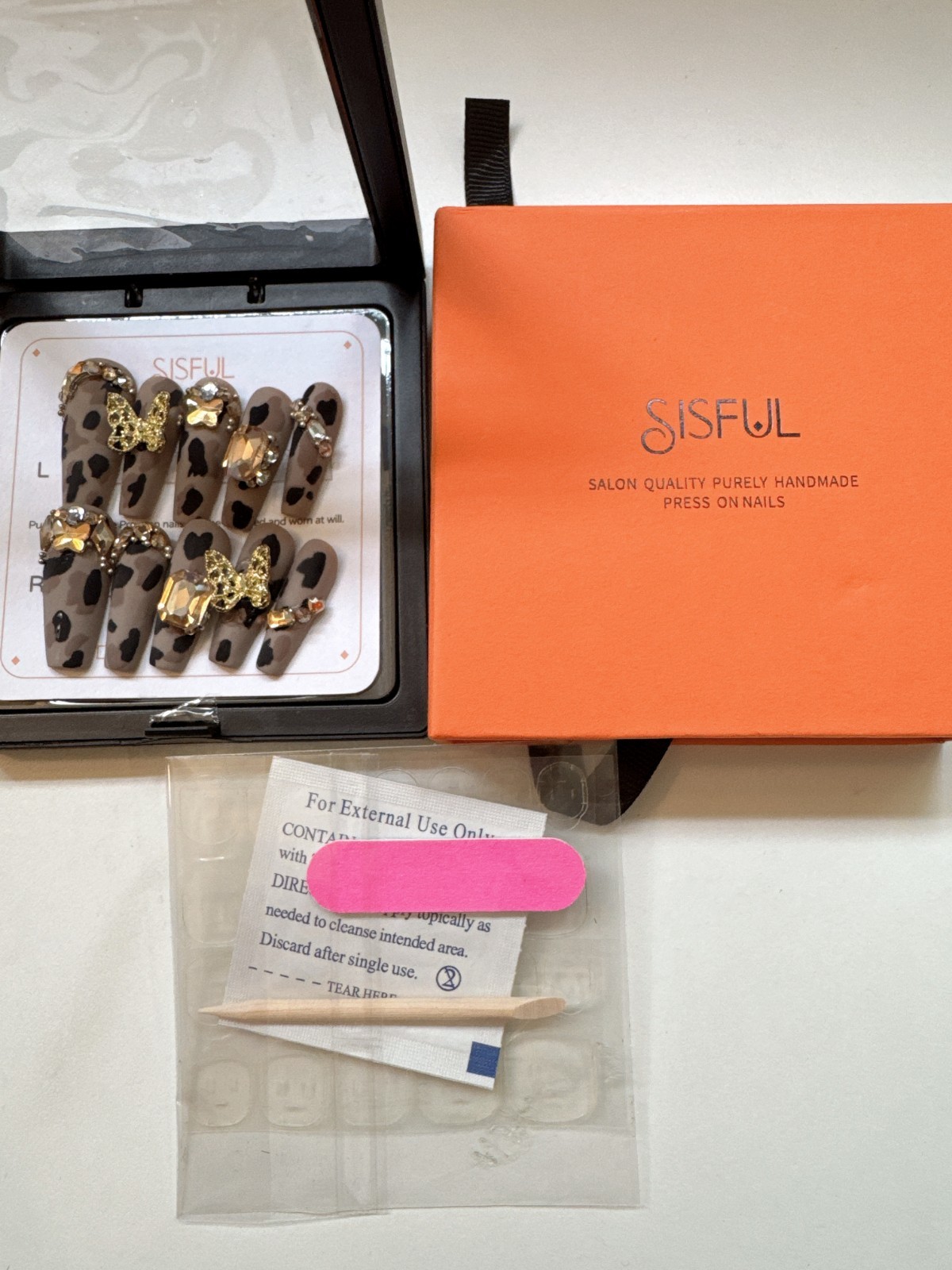 Sisful Safari Splendor – Chic Handcrafted Press-On Nails
