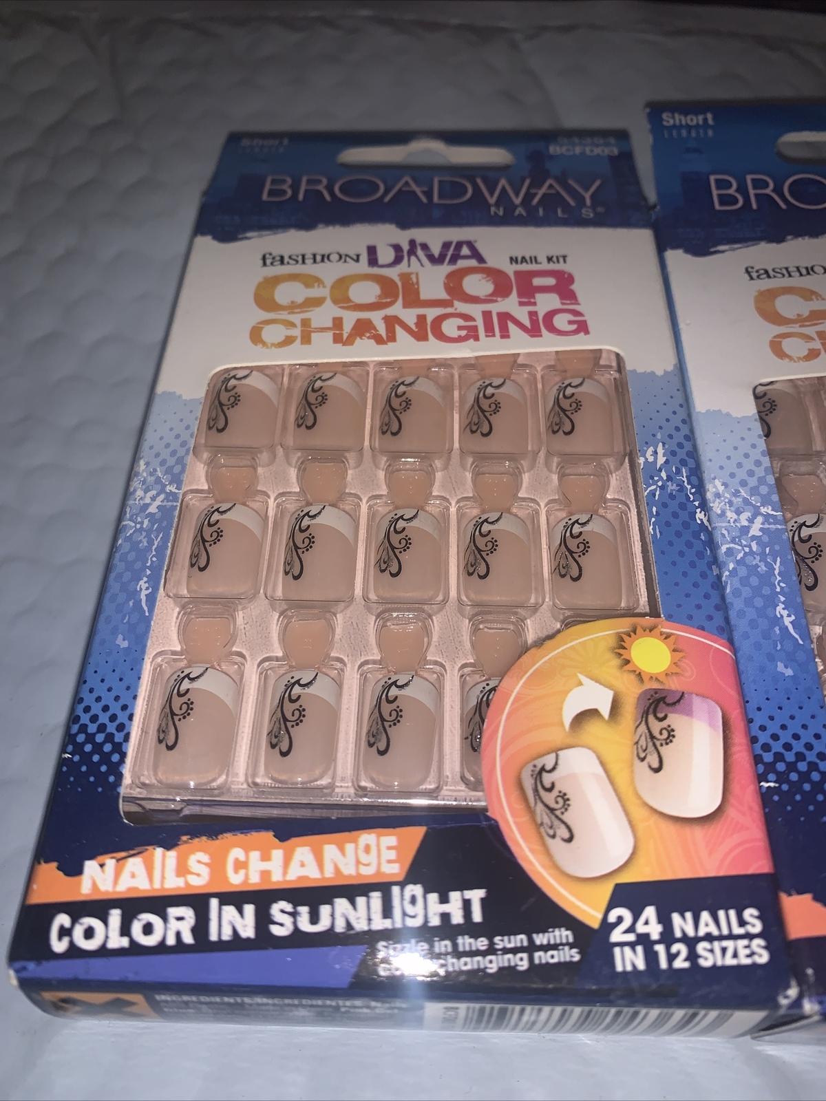 **LOOK** 2 Packs of Broadway Diva Color Changing Nails #54364 BCFD03 (Sunset)