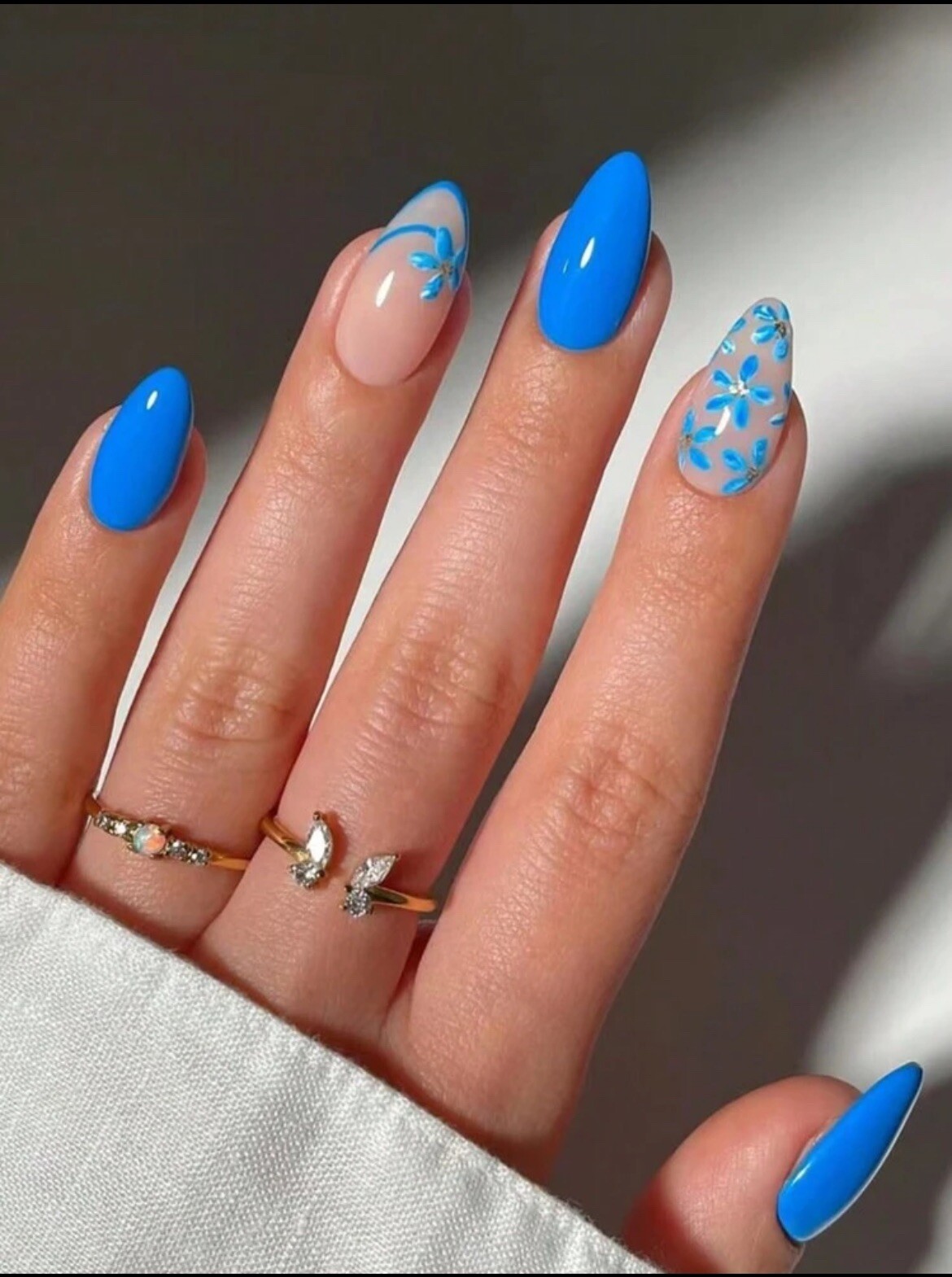 Blue Floral Press-On Nails Medium Almond Full Cover Fake Nails Set