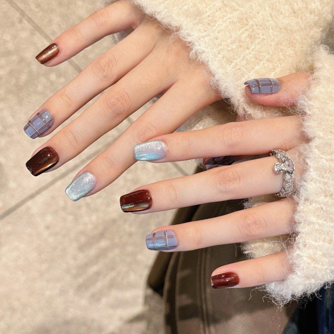 Press on nails short “Fall and Winter Hand-Drawn Plaid Designs”