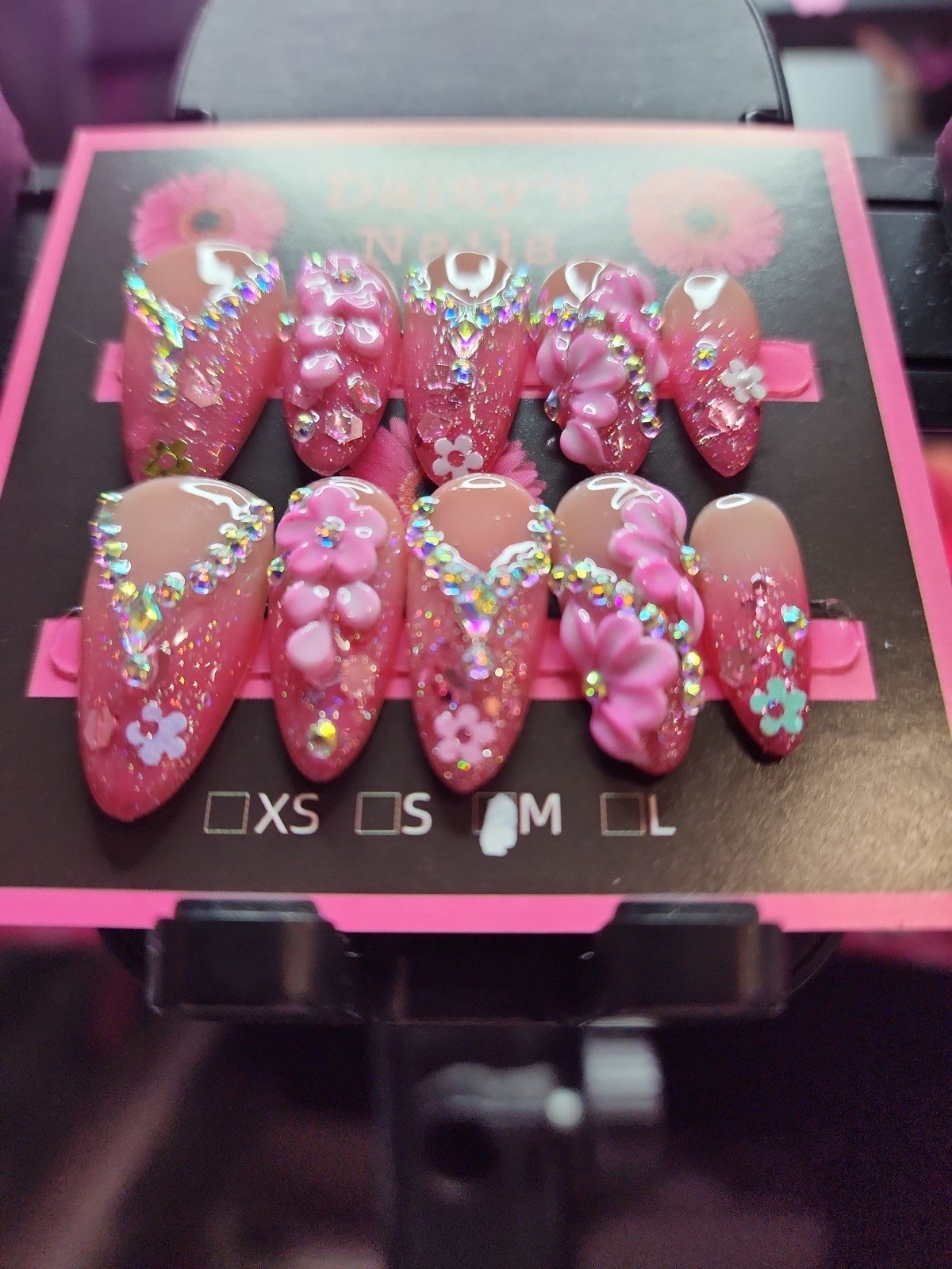 Medium Size Press-on Nail 10Pc Set Handmade Almond 3D Gems Floral 2.5 Cm Length