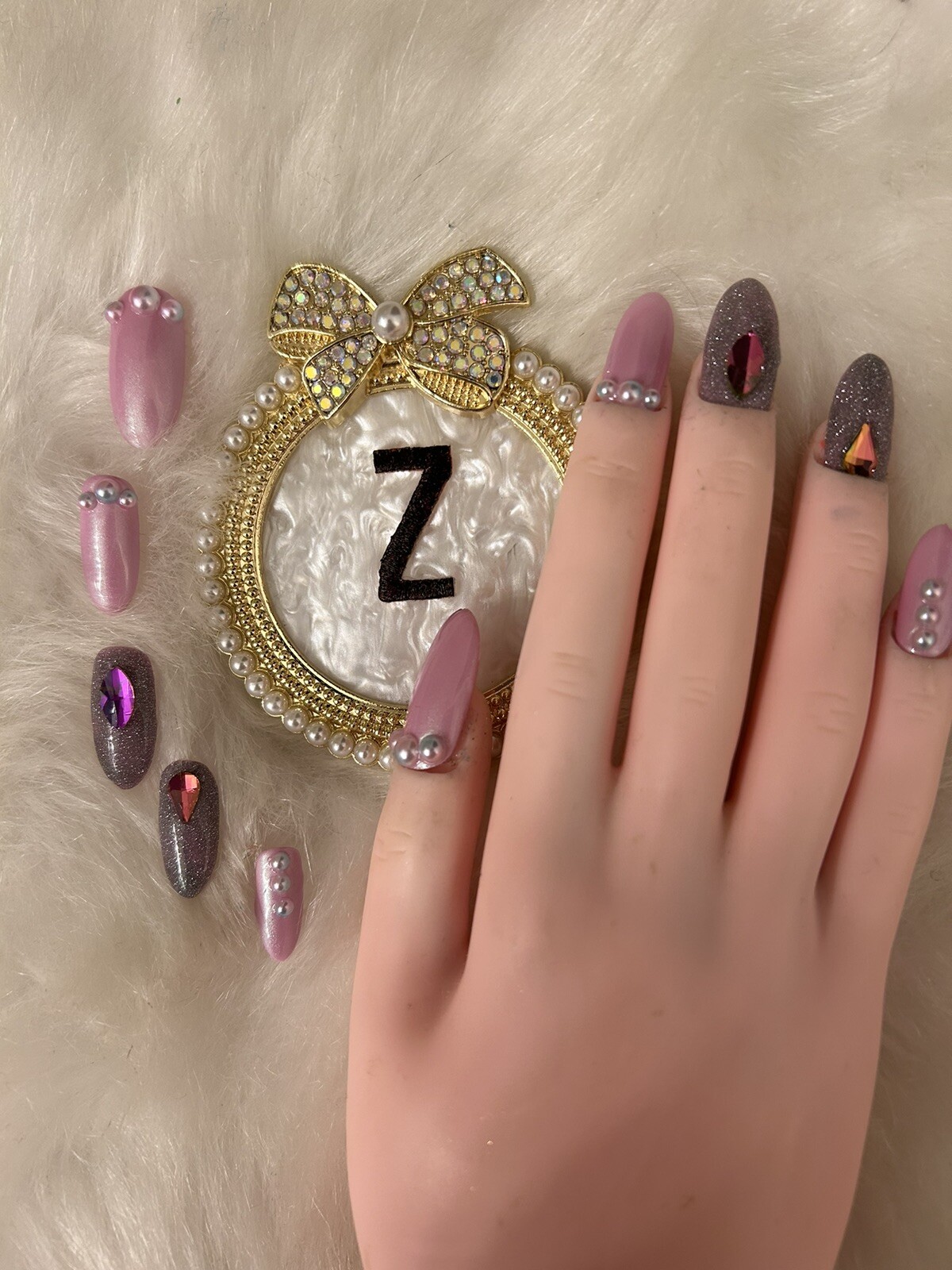 Z NAILZ! Gorgeous Set of Handmade L Rounded Perlized Pink/Bling Press On Nails