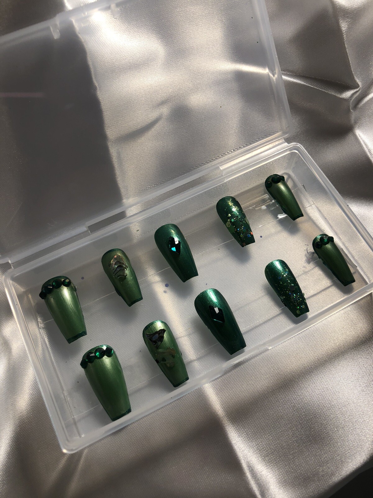 Z Nails! Homemade/Handcrafted Set of Press On Nails
