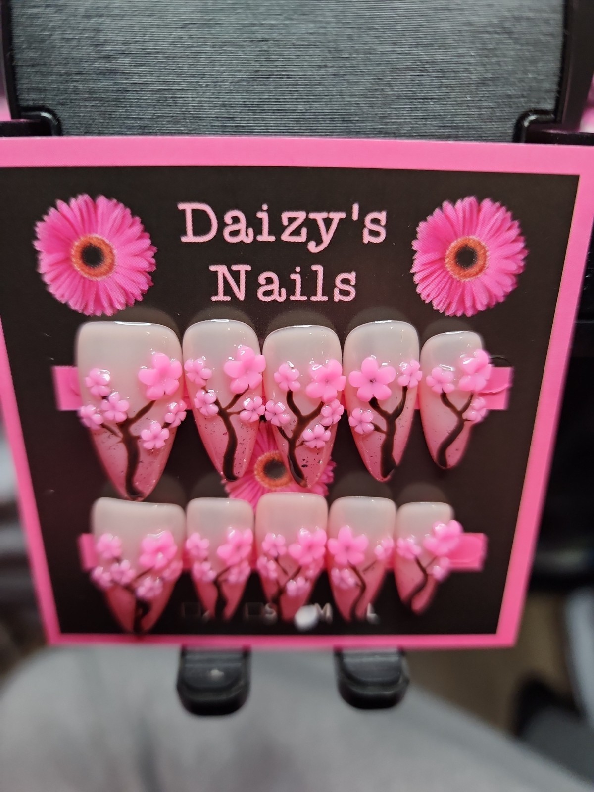 Medium Size Press-on Nail 10Pc Set Handmade Almond Cherry Blossom 2.5 Cm Length