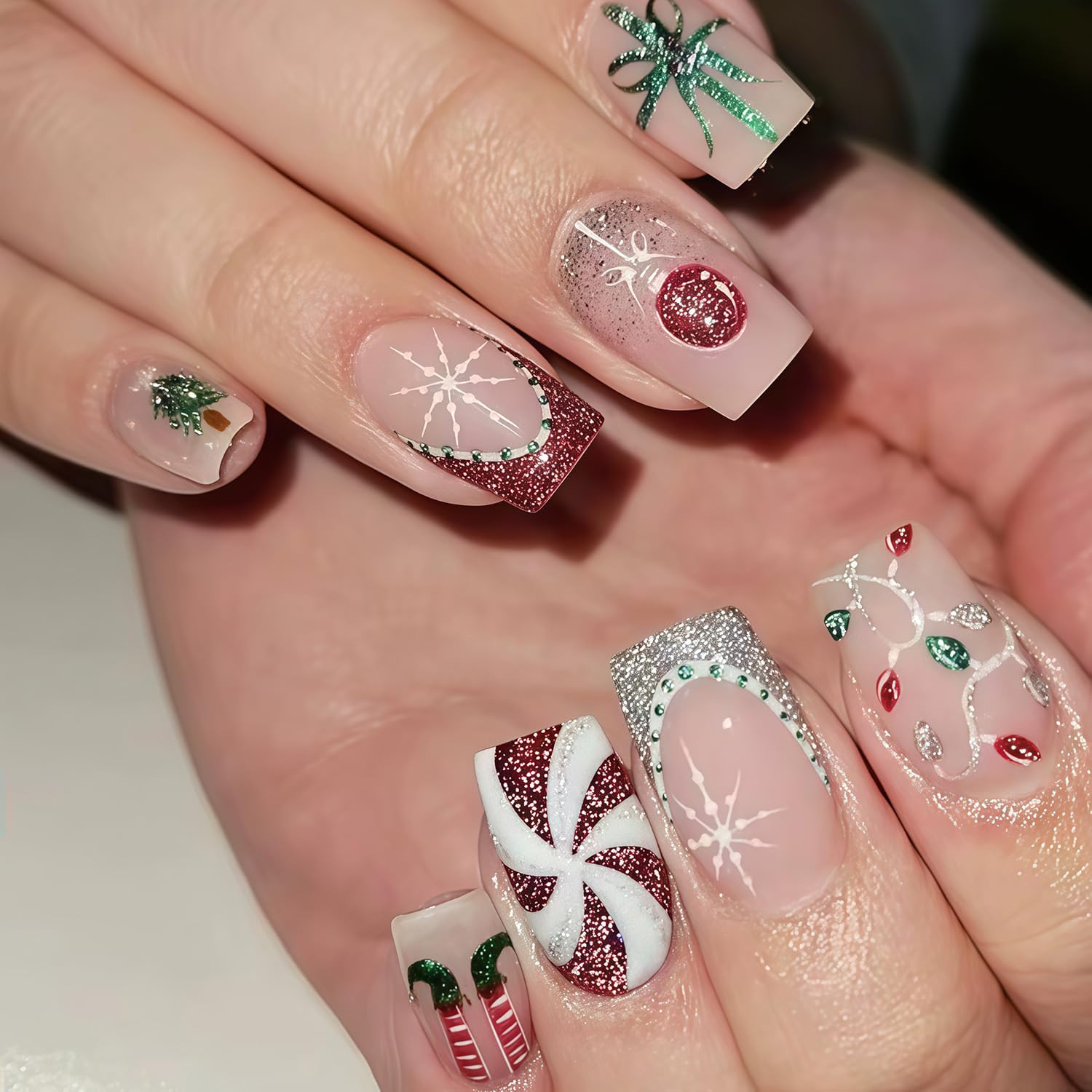 24Pcs Green Press on Nails Long Square Fake Nails with Gold Sun Starburst Lines