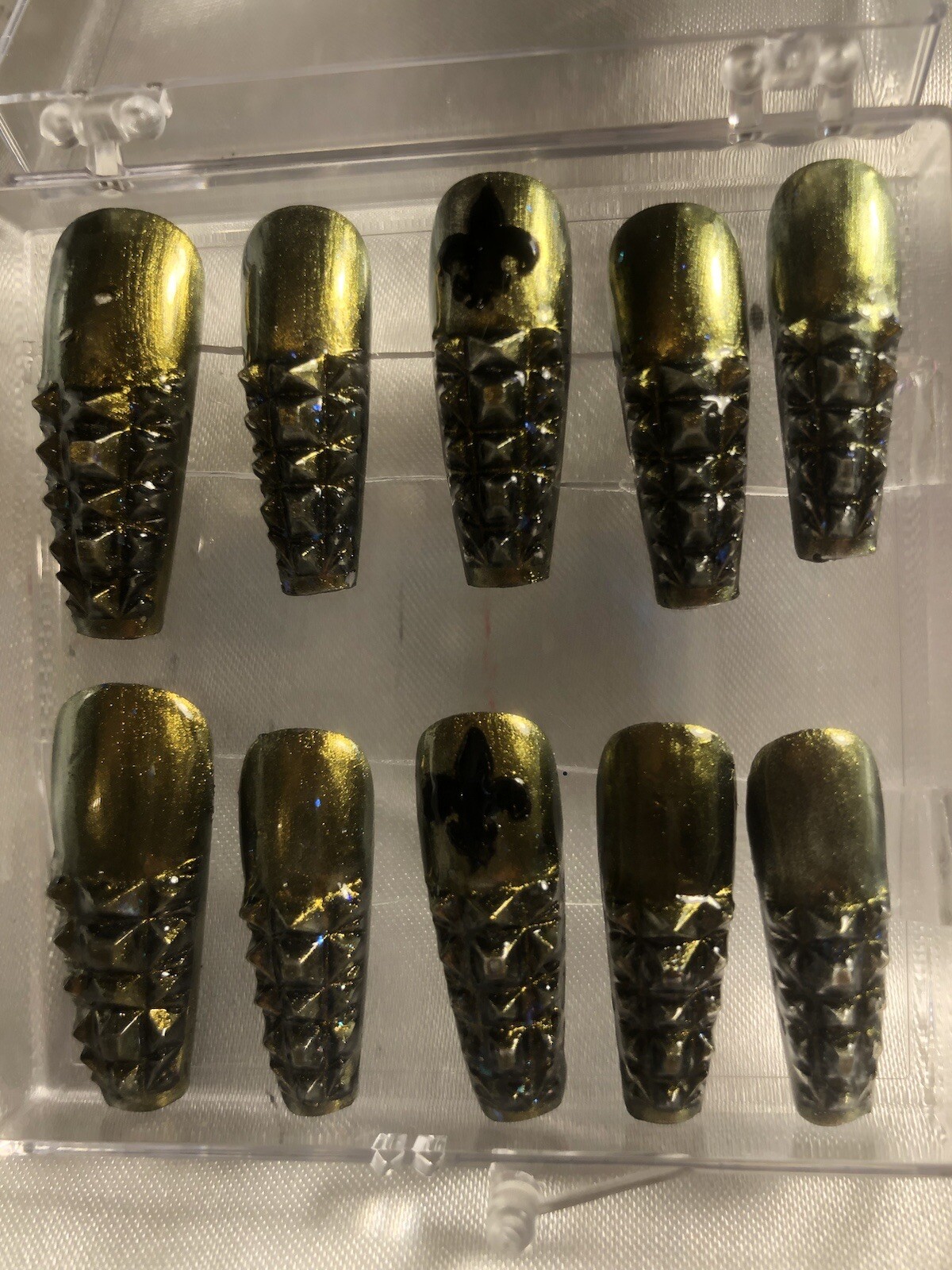 Z NAILZ! Z CLAWZ! Holographic Green Alligator Textured Press On Nails/MARDI GRAS