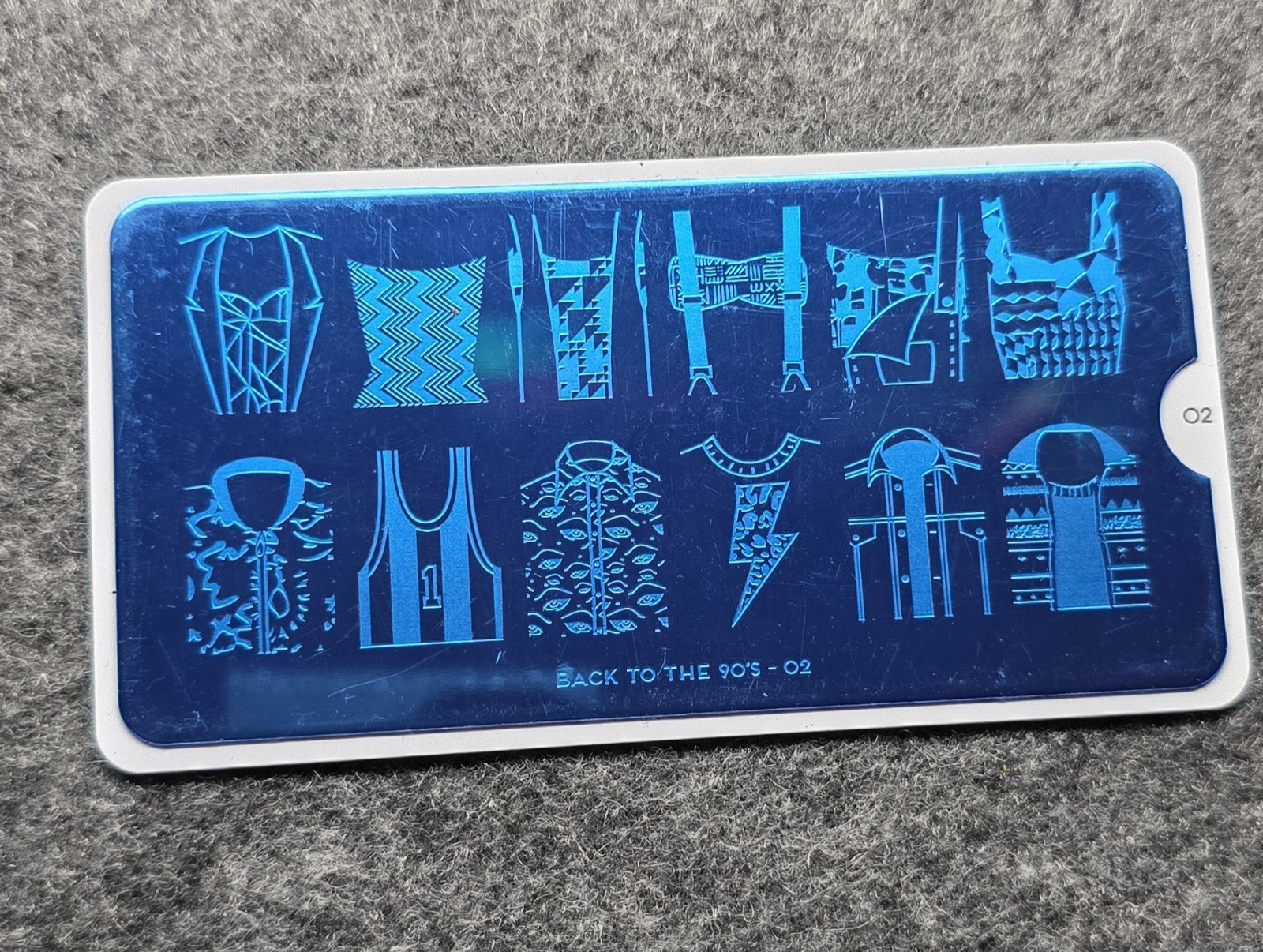 MoYou-London Back To The 90’s 02 Nail Stamping Plate Retro Outfits Clothes Shirt