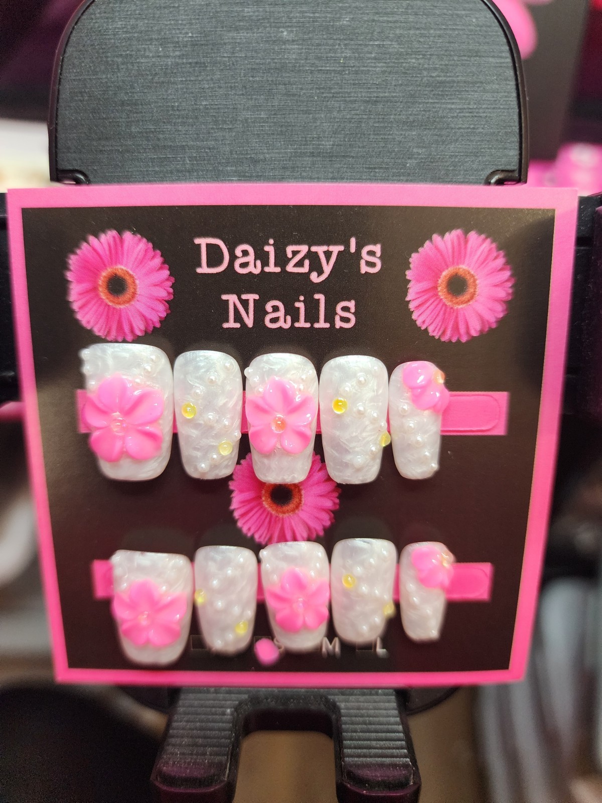 Small Size White Marble Flower Press-on Nail Set Handmade Squoval 2.0 Cm Length