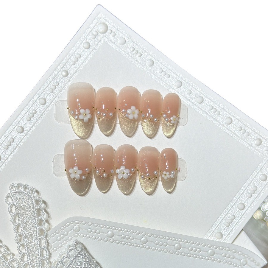 Cat Eye Shell: 10pcs Cat Eye Shell Flower Press on Nails Medium Oval Fake Tips