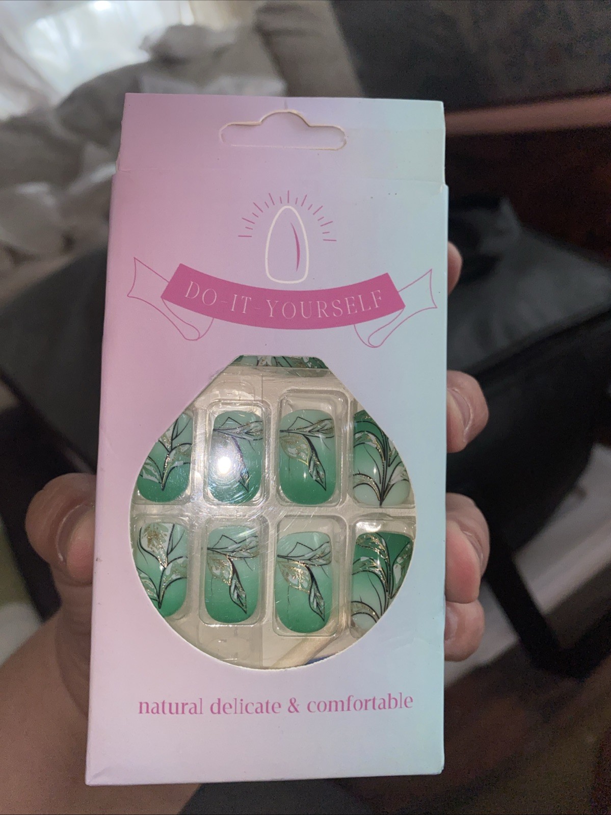 24 Pc Square Leaf Shiny Short Press On Nails w/Glue & Stickons Glossy Leaves