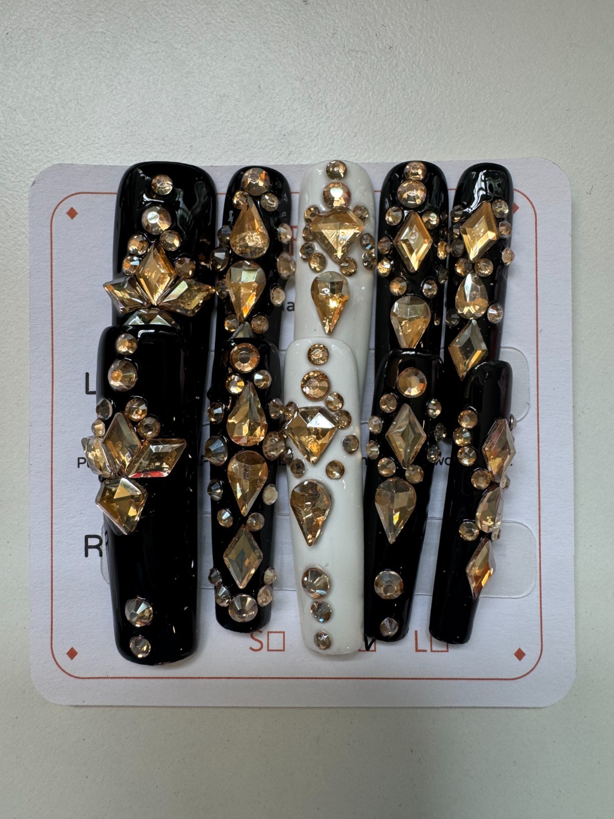 Sisful Diamond Night – Handmade Luxury Black & Gold Press-On Nails