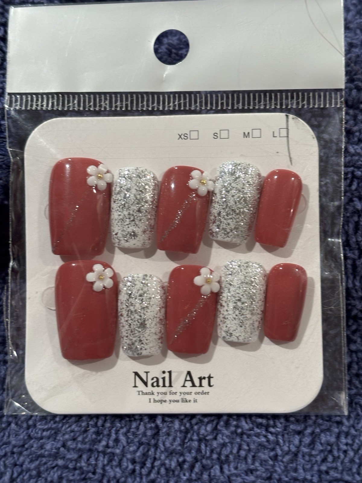 Press On Nails. Medium Length 19 Coffin Shaped Nails, 1 Oval. 20 Qty Size Large.