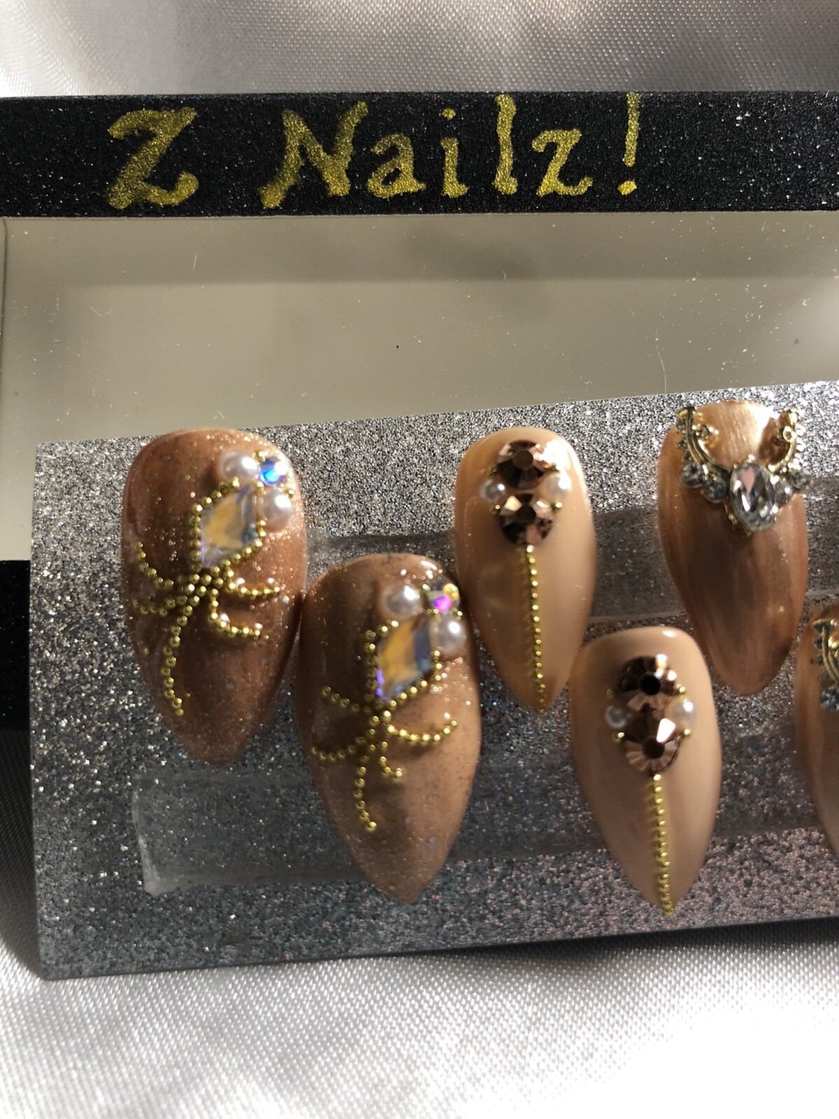 Z NAILZ! Gorgeous Set Of Handmade Medium Almond Beige Bling Press On Nails