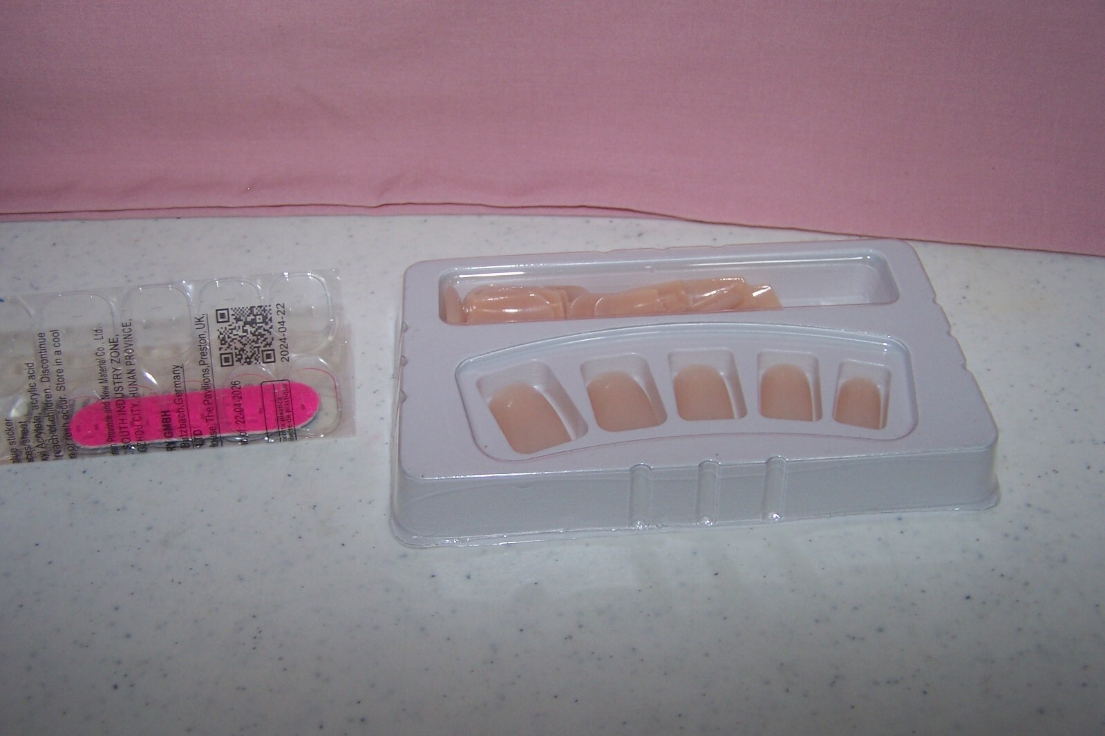 False Nail natural 2 Minute Manicure Do-It-Yourself Easy to Apply 24/30 pcs. NEW
