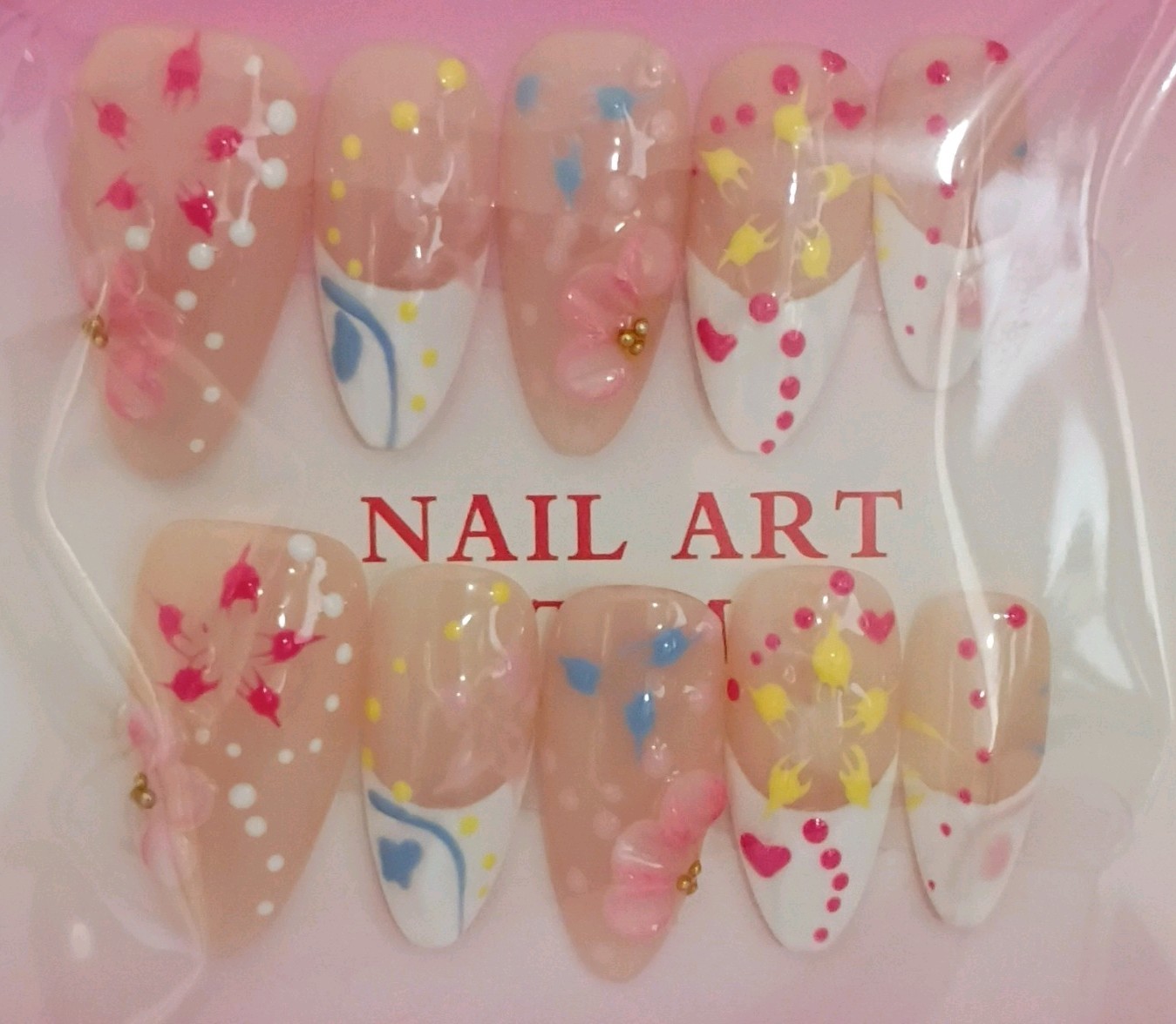 Press-On Nails Multicolor Floral 3D Almond Medium, Size M