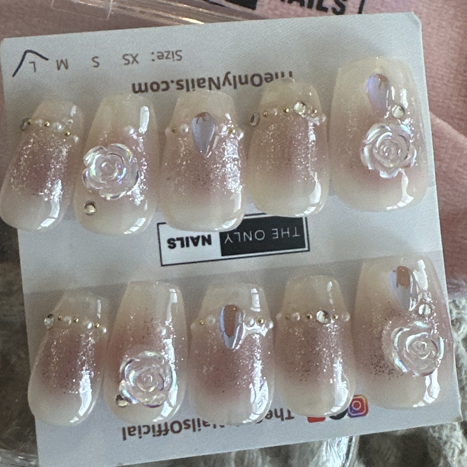 Handmade Acrylic & Gel Reusable Nails – Shimmering 3D Flower