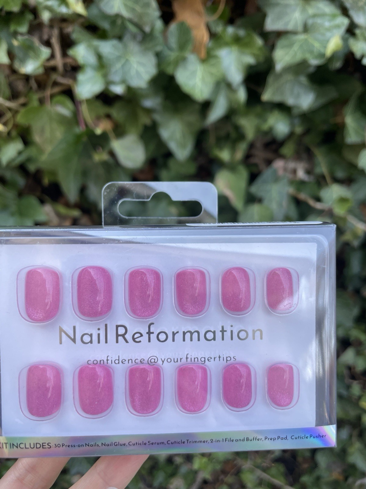 Salon Quality Nail Reformation 30 Pieces Of Press On Nail S002 Pink Glittery