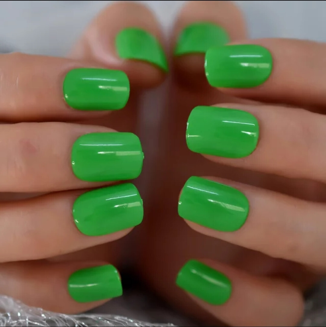 24 Short Press on Nails kit w glue green gel square squoval