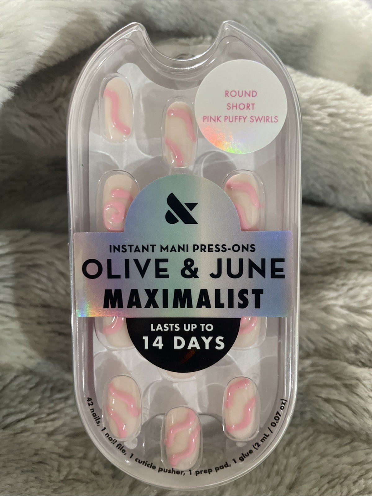 Olive & June Instant Mani Press On Nails Maximalist Round Short Pink Puffy Swirl
