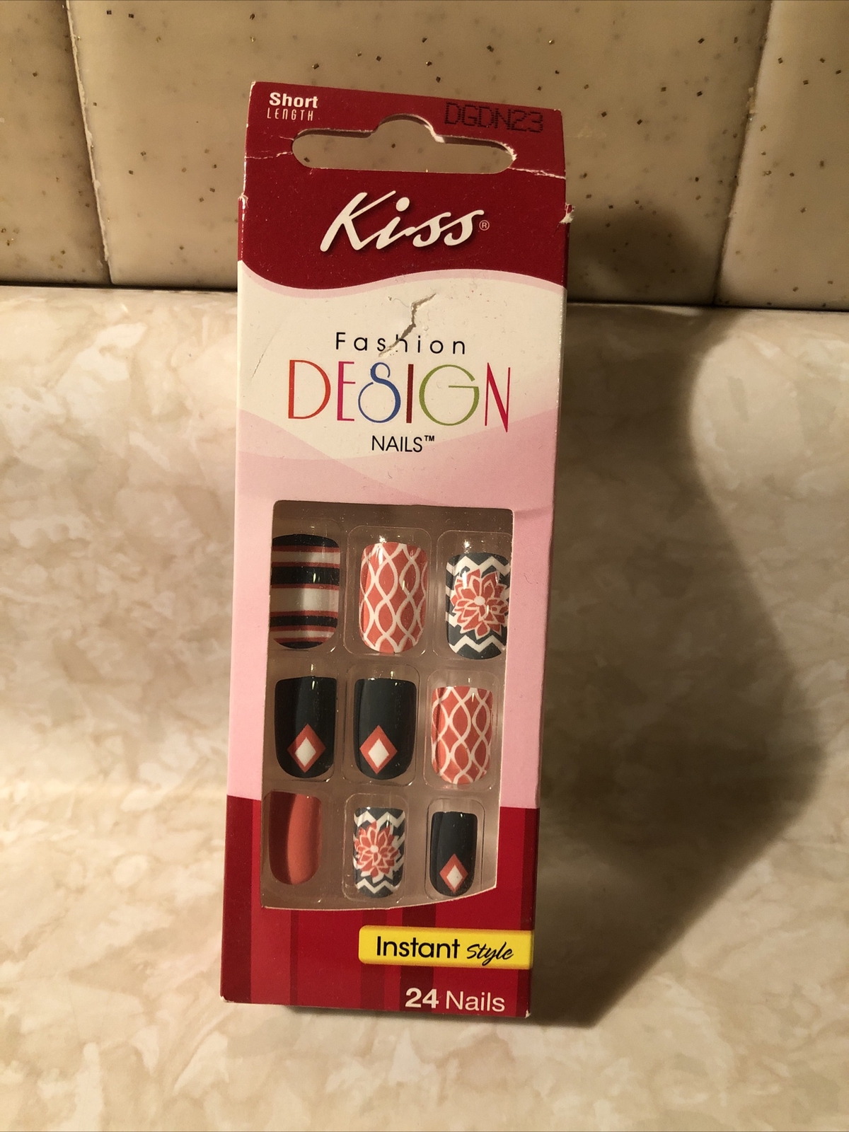 Kiss Glue On Nails Deep Red tips with Chevron pattern Medium
