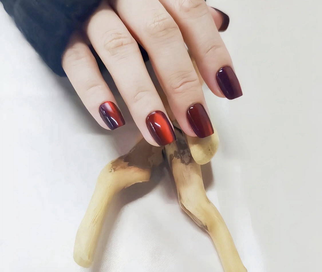 QINSINGE Ruby Gemstone Press-On Nails
