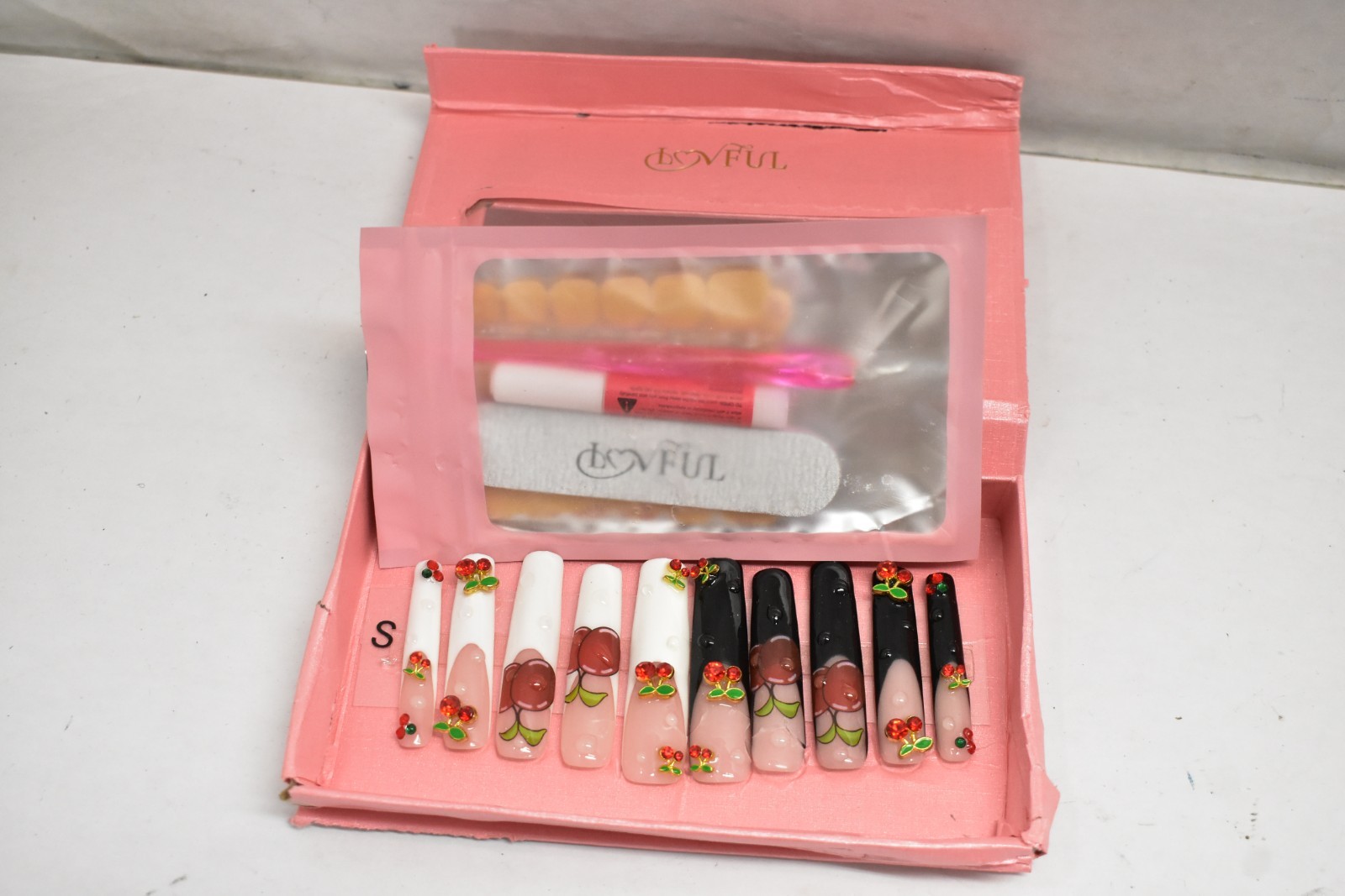Lovful Square Long 10 Piece Handmade Acrylic Press On Nails Art Christmas Set