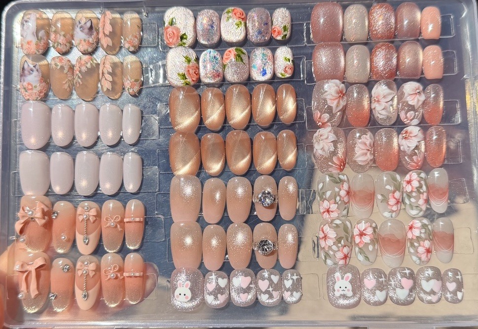 USED press on nails short handmade with box, slightly used, 20 sets, size M