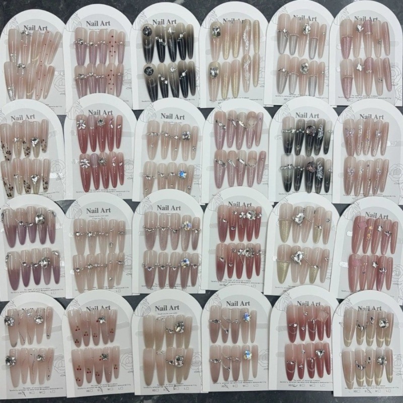 20 Pieces of Mixed Color Random Square Patch Nail Set, Reusable Fake Nails