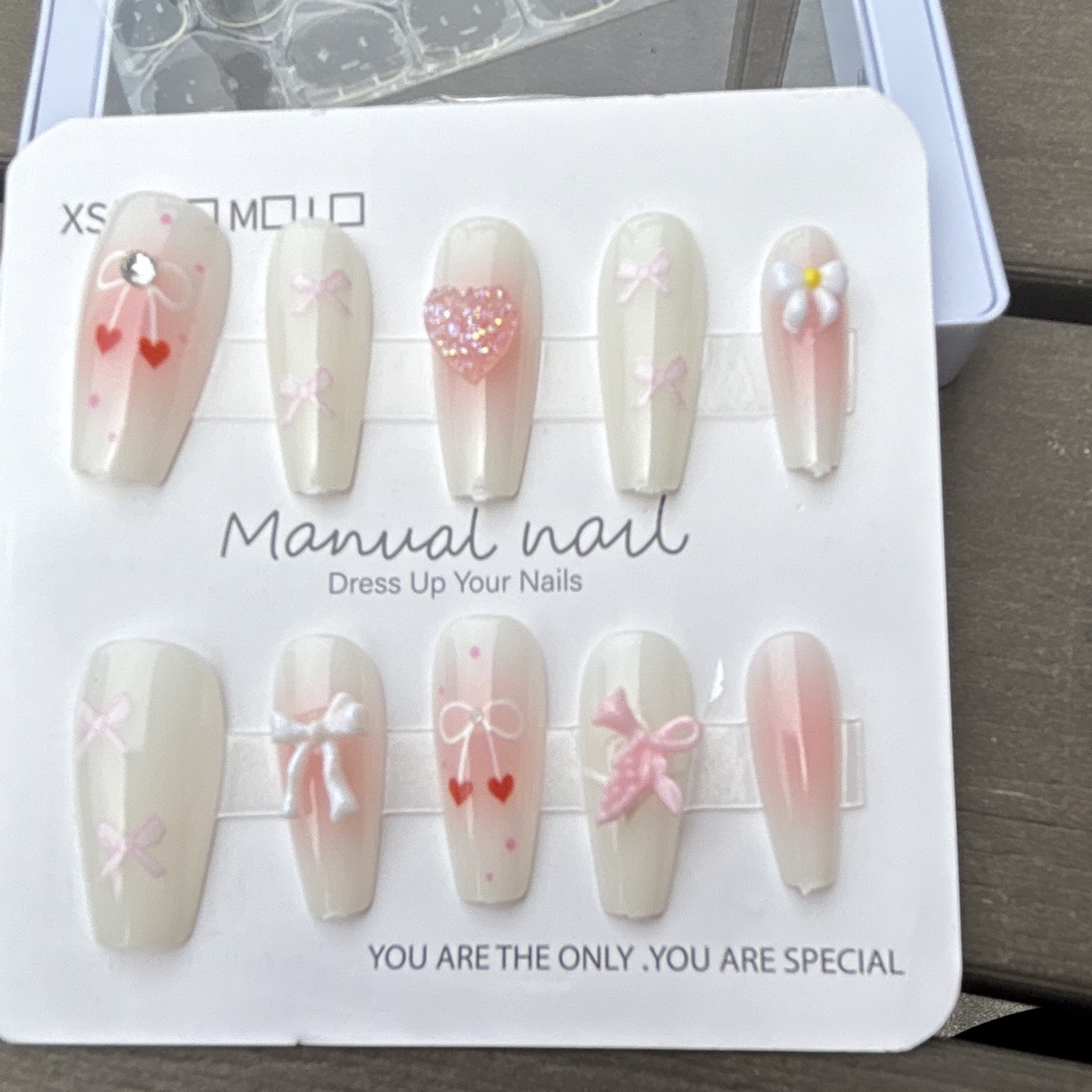 XSOMOLO Press-On Nails White/Pink 3D Hearts Full Cover Long Coffin
