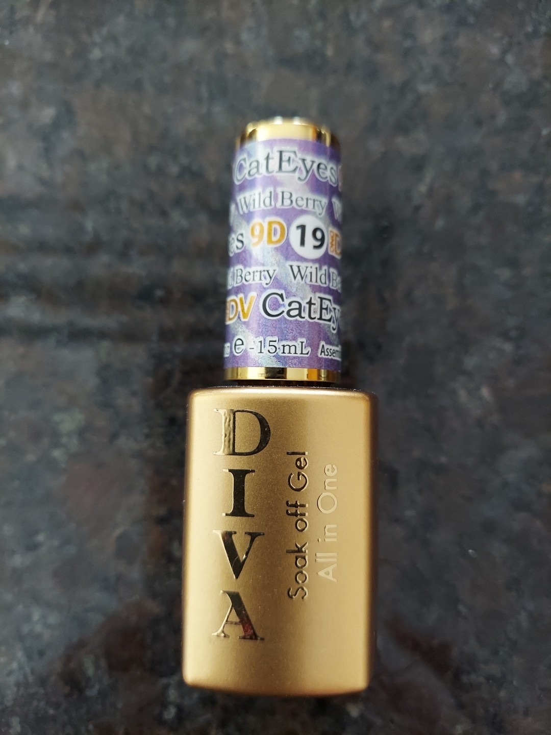DND GEL CAT EYE MAGNETIC NAIL POLISH WILD BERRY # 19