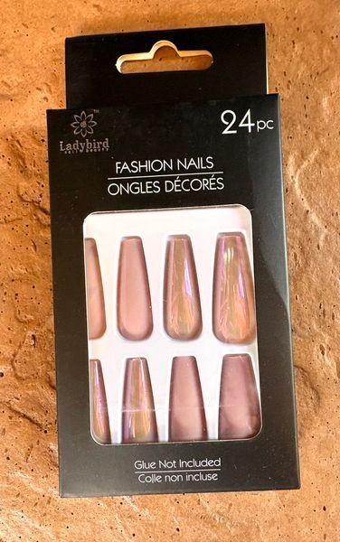 False Nails 10 Sets New in Box LA Colors -GoldFinger- Fashion Nails- Kiss