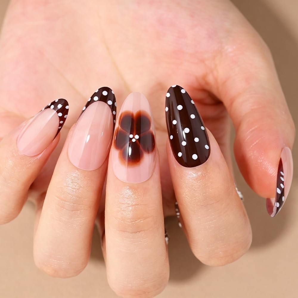 evpct Short Almond Nude Pink French Tip Nails