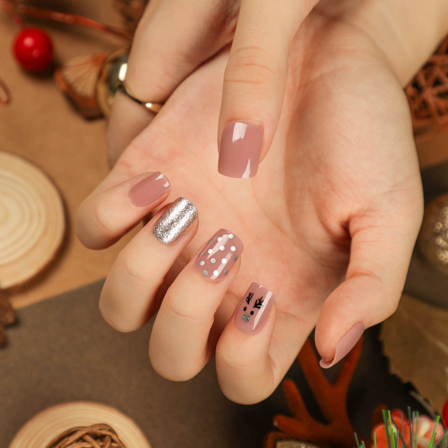48pcs-Holiday Reindeer Press on Nail, Short Square Nude Pink with Silver Accents
