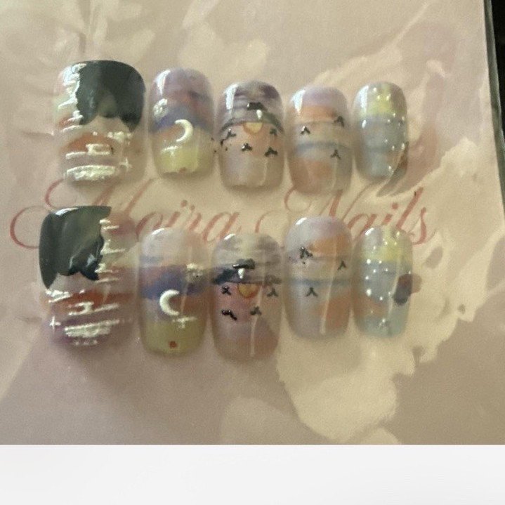 Press-On Nails Pre-Designed Shiny Full Cover Multicolor Moon Birds Short Square