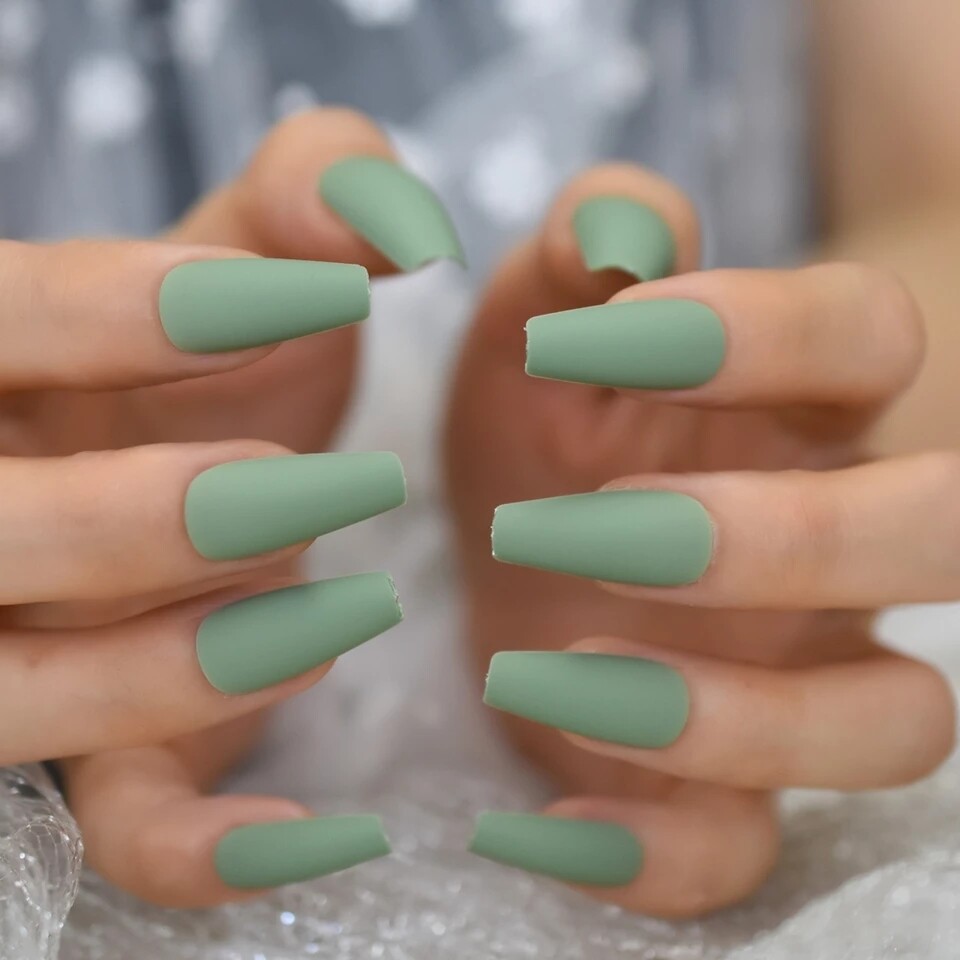 Press on Nails kit with glue Matte Coffin white maroon green black
